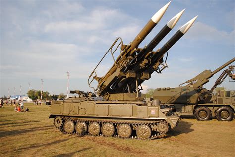 2K12 Kub (SA-6) anti aircraft system of the Slovak army at an air show : r/TankPorn