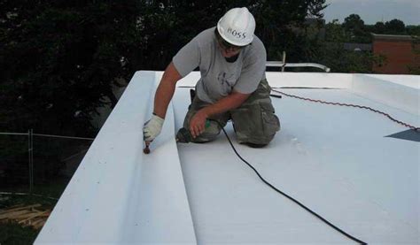 Flat Roof Choices: Repair or Replace