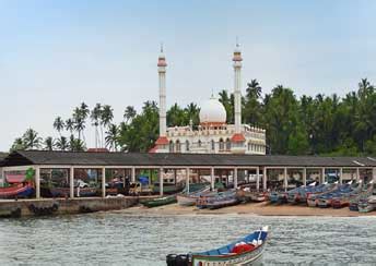 Vizhinjam village, Kovalam, Tourism attractions in Vizhinjam, Hotels near Vizhinjam Beach - Kovalam.