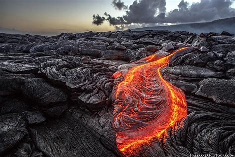 Hawaii Volcanoes - Photos, Stats & Descriptions from all main islands