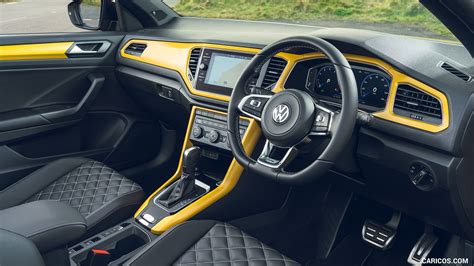 2020 Volkswagen T-Roc R-Line Cabriolet (UK-Spec) | Interior