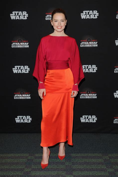 The Last Jedi and Vogue Cover Star Daisy Ridley’s Futuristic Red Carpet Fashion | Vogue