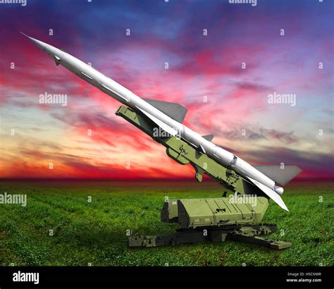 Rocket launcher missile army hi-res stock photography and images - Alamy