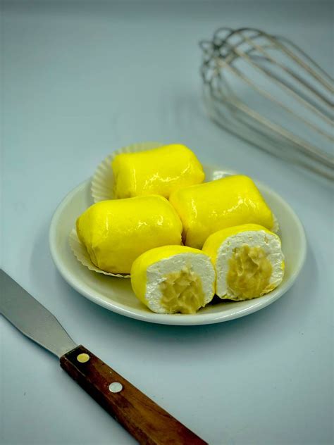 Durian Crepe Gold 4 Pieces – ATCC HOLDINGS SDN BHD