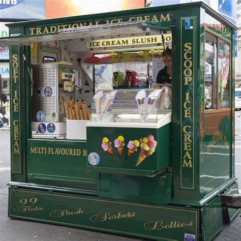 Ice Cream Kiosk | ...for the tourists. | pablo808 | Flickr