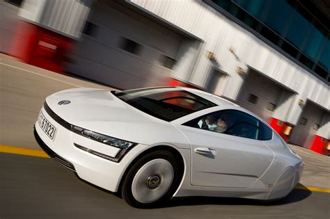 Volkswagen XL1 test driven at the Dubai AutodromeMotoring Middle East: Car news, Reviews and ...