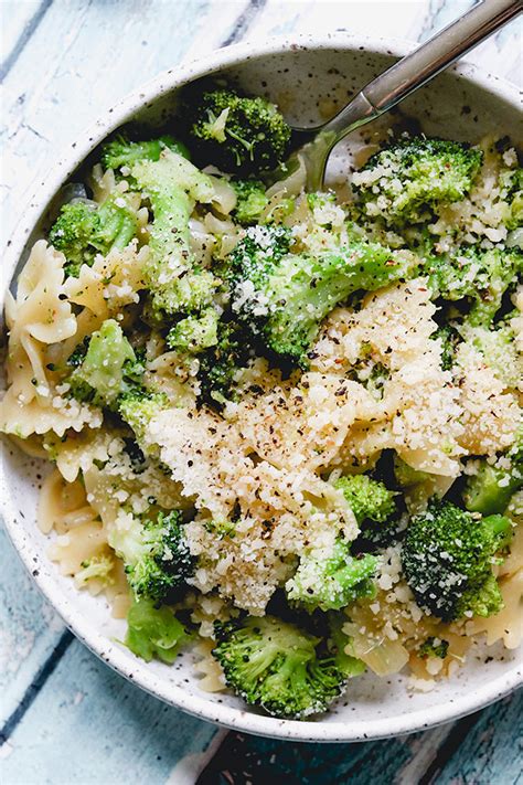 Pasta with Garlicky Broccoli Sauce - Joanne Eats Well With Others