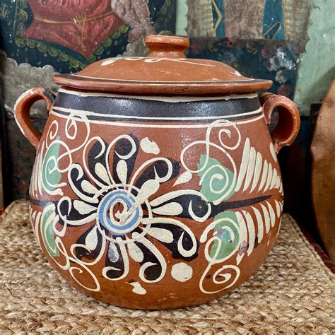 Vintage Large Mexican Terracotta Bean Pot Hand Painted with Spelling Error in 2021 | Terracotta ...