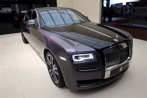 Rolls-Royce Ghost Elegance Shines Bright Like a Diamond