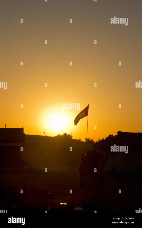 Dubai sunset desert hi-res stock photography and images - Alamy