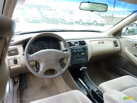 1999 Honda Accord LX V6 Sedan interior Photo #51003568 | GTCarLot.com