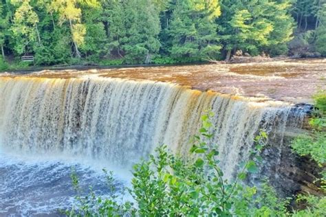 10+ Best Upper Peninsula Michigan waterfalls! + map 🌳 UP Michigan road ...