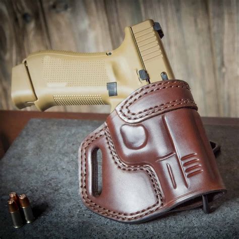 Quickship Glock 19 OWB Texas Cross Draw Leather Holster