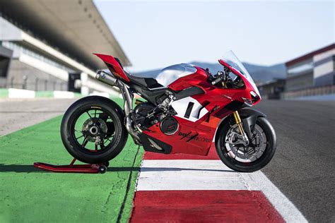 Ducati Panigale V4 R Price, Images, Mileage, Specs & Features