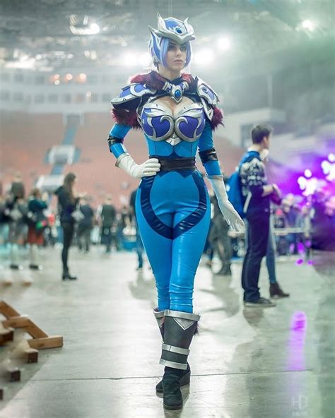 Moon Rider Arrives - Cosplay on Luna from Dota 2 - FreeMMORPG.top