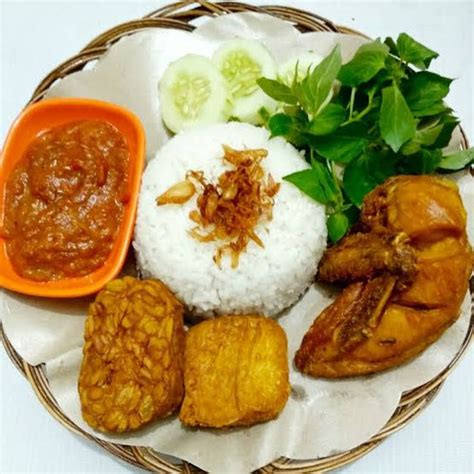 Jual Paket nasi putih ayam goreng tahu tempe goreng sambal lalapan ...