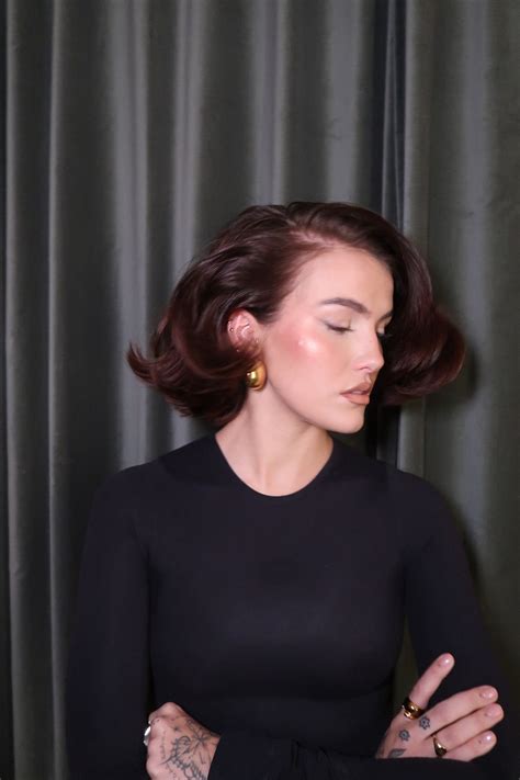 The Baroque Bob Is About to Be the Biggest Hairstyle for Spring | Glamour