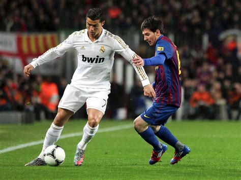 Comparing Lionel Messi and Cristiano Ronaldo's performances in El Clasicos