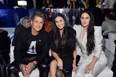 Demi Moore and Rob Lowe share kiss during mini-'Brat Pack' reunion