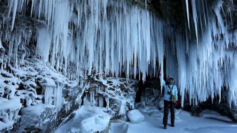 GREAT LAKES: "ICE CAVES" - Lake Huron Frozen To The Bone - Canadian Winter Paradise - YouTube