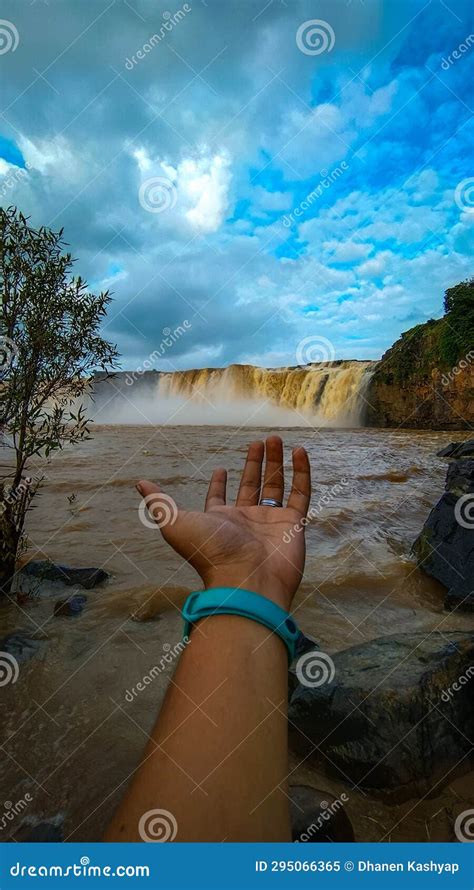 Chitrakoot waterfall stock image. Image of sunset, monsoon - 295066365