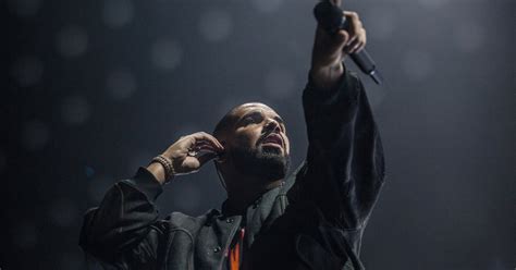 Review: Drake Opens Tour in Austin, Rapping, Singing and Sneering - The ...