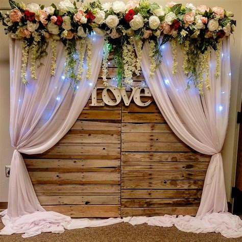 Vintage wedding decoration backdrop!! | Decoração de casamento simples, Decoração de casamento ...