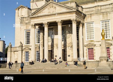 Leeds Civic Hall Stock Photo - Alamy