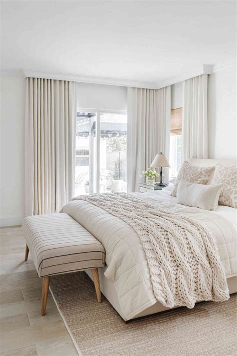 32 White Bedroom Ideas For a Cozy Escape