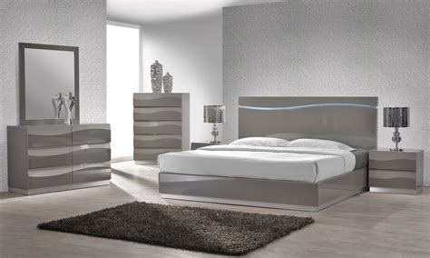 Lion Modern Grey Lacquered Platform Bedroom Set Star Modern Furniture