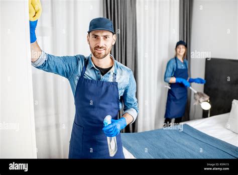 Hotel room cleaning service hi-res stock photography and images - Alamy