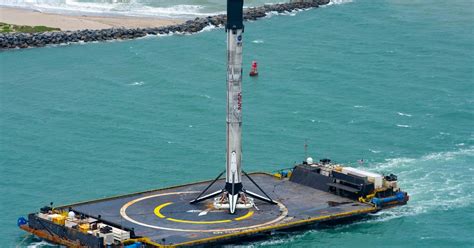 SpaceX Crew Dragon: impressive images capture Falcon 9 landing and return