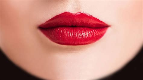 Red Lips 101: Dos & Don'ts for Perfect Red Lip Makeup - L’Oréal Paris