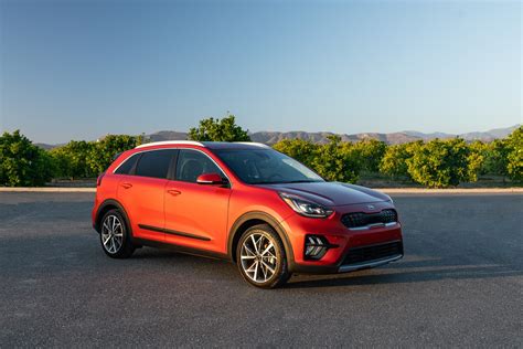 2020 Kia Niro: 50-mpg hybrid gets upgraded interface, sharper look