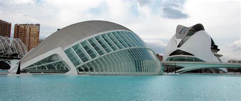 Valencia Travel Guide (Updated 2024)