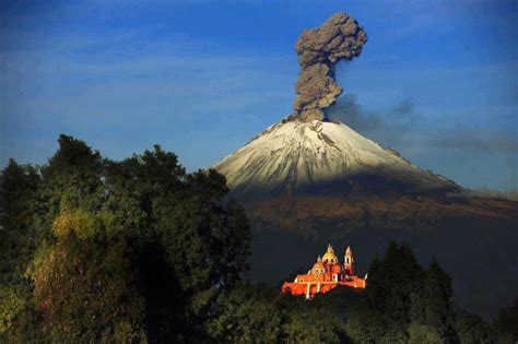 Popocatepetl volcano explodes three times in the last 24 hours in pictures - Strange Sounds