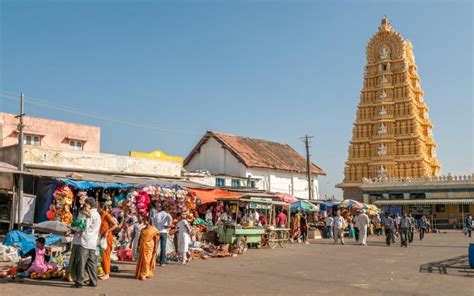 Chamundi Temple And Hills, Mysore - Long Drive From Bangalore ...