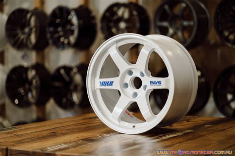 Rays Engineering Volk Racing TE37 white 17×9.5″ +12 5×114.3 – set of 4 | Import Monster