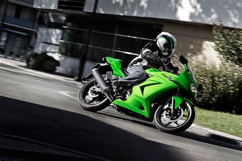 KAWASAKI Ninja 250R (2011-2012) Specs, Performance & Photos - autoevolution