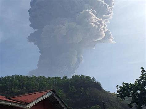 Volcano erupts on Caribbean's St. Vincent as thousands flee danger zone ...