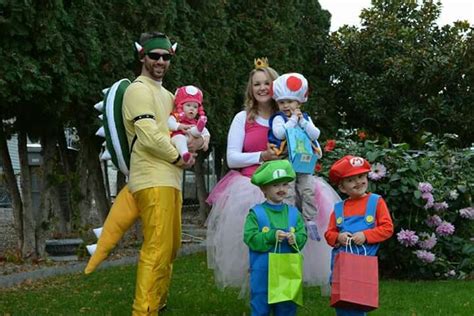 Mario party family costume | Family halloween costumes, Family themed halloween costumes, Mario ...