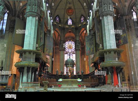 Interior Of Milan Cathedral Stock Photos & Interior Of Milan Cathedral Stock Images - Alamy