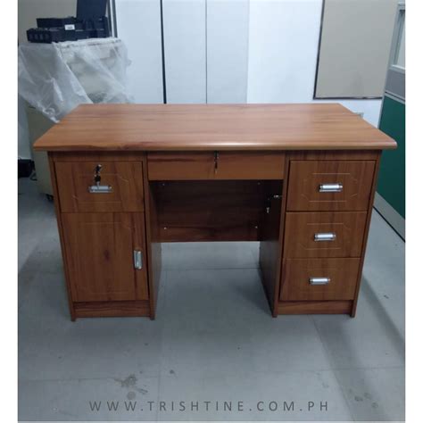 TOFF-003 Office Table with Drawers | Trishtine