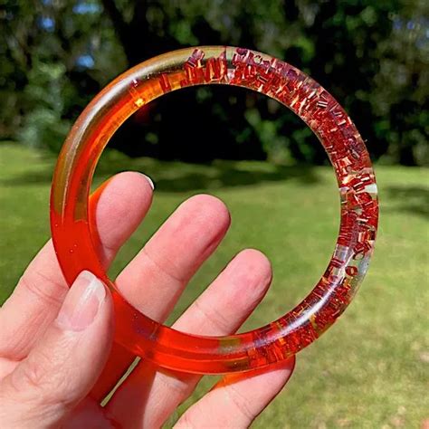 How to Make A Resin Bangle Bracelet - The EASY way - Resin Obsession