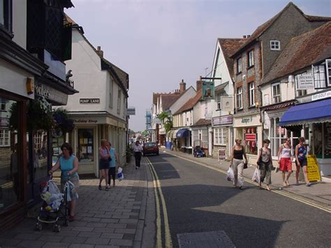 "The pretty streets of Thame, Oxfordshire" by poe at PicturesofEngland.com