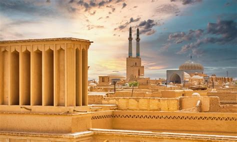 Discover Yazd Old City – SURFIRAN