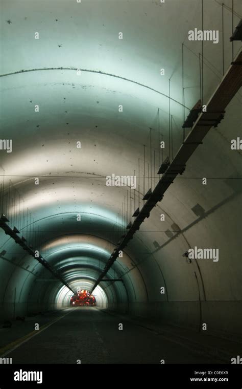 empty tunnel at night Stock Photo - Alamy