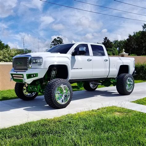 show truck 2015 GMC Sierra 2500 Denali lifted for sale