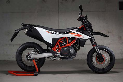 KTM 690 SMC R (2019-on) Review