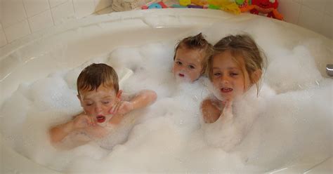 Scarlet's "A Thousand Words": Bubble Bath Play Date